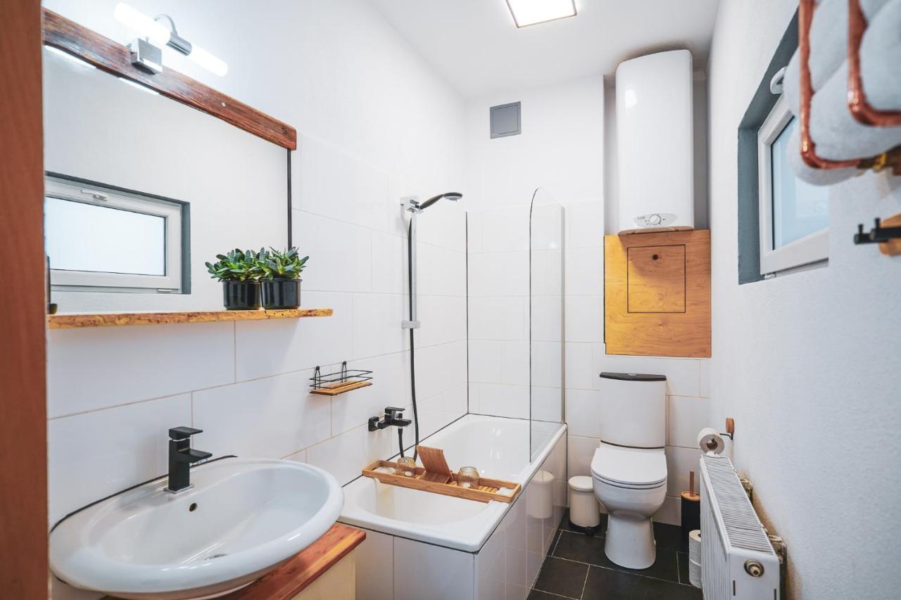 Studio Zur Alten Post: Historic Zittau Apartment with Altstadt Views Exterior photo